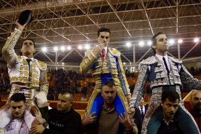 Alejandro Talavante, Fernando Adrián y Juan Ortega, a hombros en la corrida monstruo del Milagro
