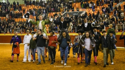 Espectacular apertura del Milagro: magistral Ventura con cuatro y dos rabos, a hombros con Rui Andy