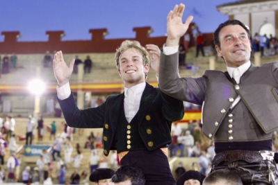  Andy Cartagena y Duarte Fernandes, a hombros en la corrida de rejones de San Julián; Ventura malogra una importante faena con el rejón de muerte