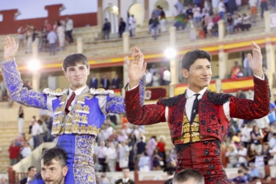 Osornio y Moset salen a hombros en el gran debut con picadores del hierro de Pedro Miota en Cuenca