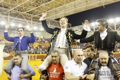 Vibrante tarde de toreo a caballo para cerrar la Feria del Milagro 