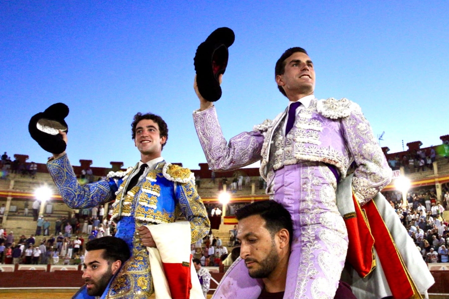 Fernando Adrián y Víctor Hernández, a hombros en la tercera corrida de San Julián; tarde de valor y firmeza de Marco Pérez Fernando Adrián y Víctor Hernández, a hombros en la tercera corrida de San Julián; tarde de valor y firmeza de Marco Pérez