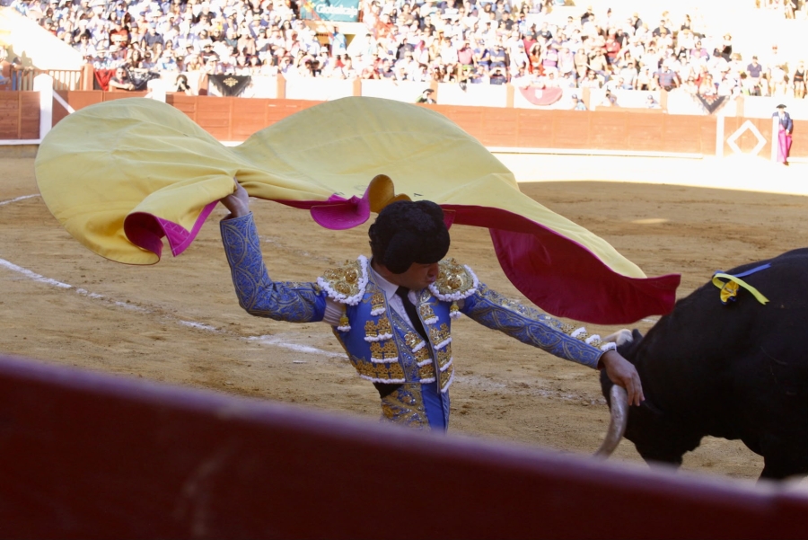 Fernando Adrián y Víctor Hernández, a hombros en la tercera corrida de San Julián; tarde de valor y firmeza de Marco Pérez Fernando Adrián y Víctor Hernández, a hombros en la tercera corrida de San Julián; tarde de valor y firmeza de Marco Pérez